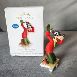 Hallmark Keepsake Ornament 2012 Snow Stylin’ Goofy - Disney